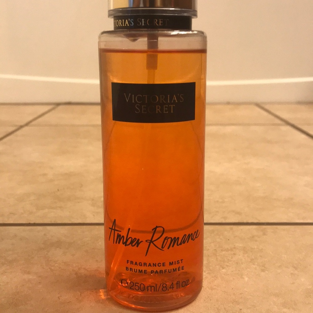 Amber Romance Body Spray